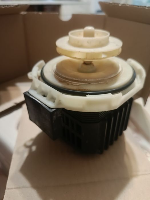 Насос(помпа) циркуляційний посудомийної машини Ariston VCM-E2-IMQ 105W