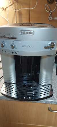 Máquina café Delonghi Magnífica em excelente estado