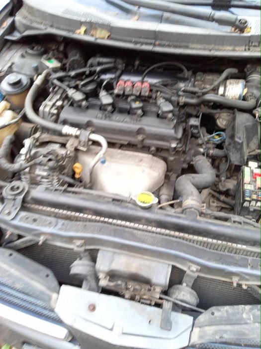 Продам на розбор нисан премьера универсал газ бензын 2 л