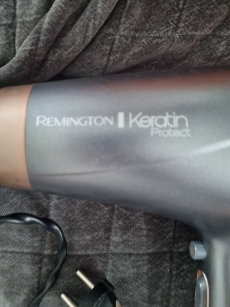 Sprawna suszarka Remington Keratin Protect
