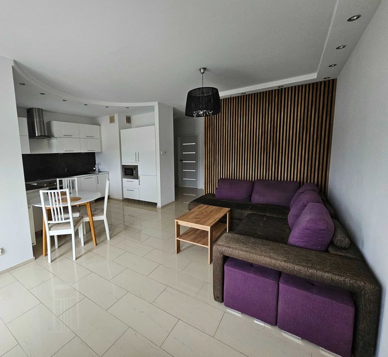 Wynajem 3 pokoje po remoncie, las, miejsce garażowe w cenie, od zaraz.