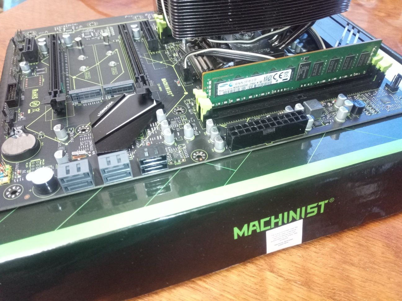 X99-MR9A+ Xeon 2666v3