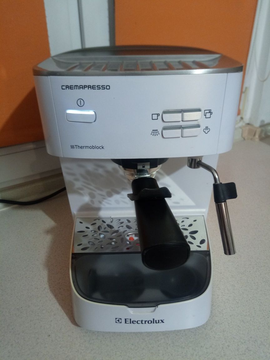Ekspres kolbowy Electrolux Easypresso EEA 260 ekspres do kawy