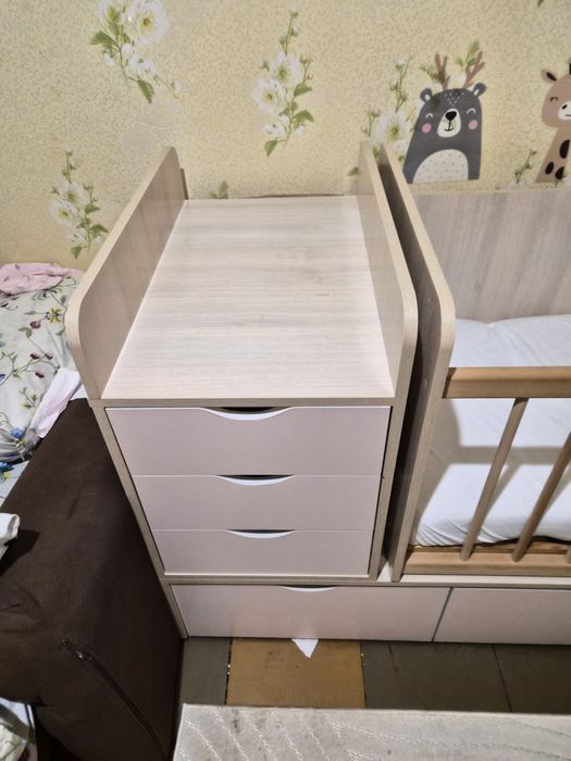 Дитяча кроватка з маятником, пеленатор, кровать трансформер