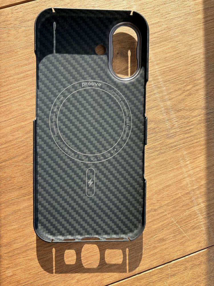 Чехол на iphone 16