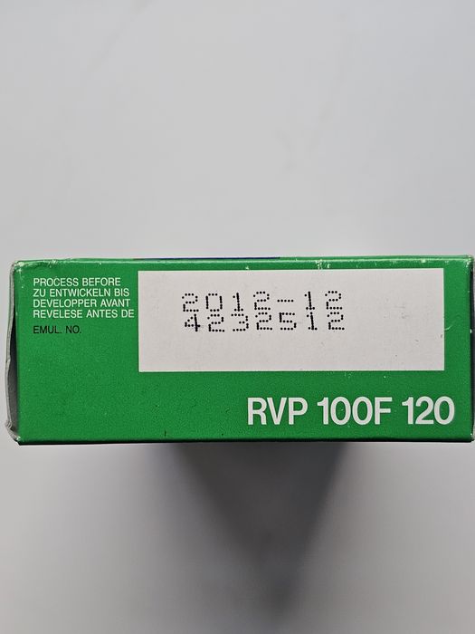 Filme 120 Fujichrome Velvia 100 F