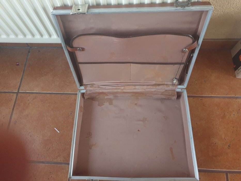 Spr?edam walizkę naseser z lat PRL-u