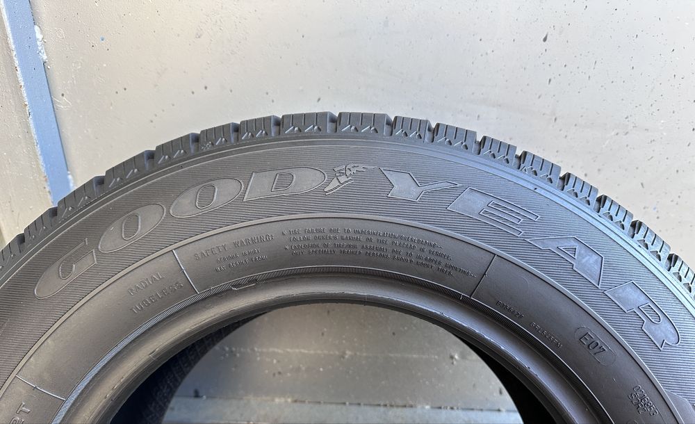 215/65R16c Goodyear 215 65 16c