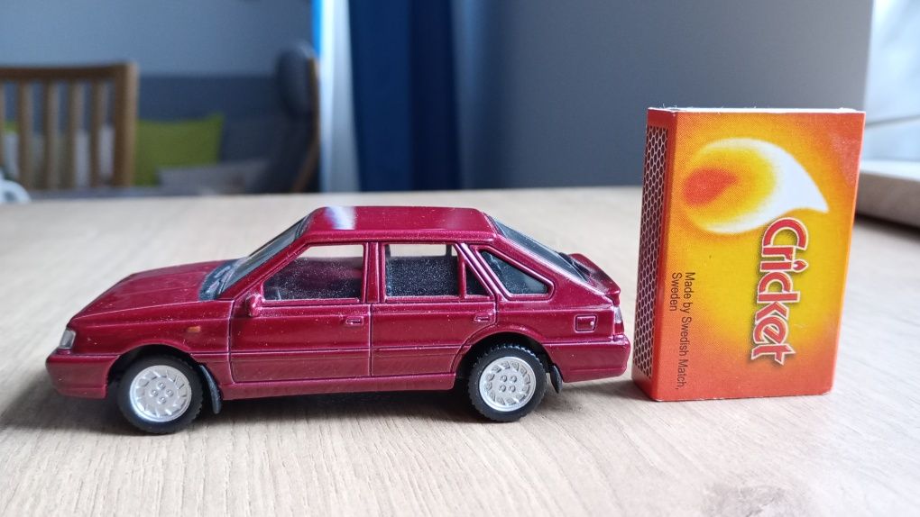 Model samochodu Polonez Caro Plus 1:43