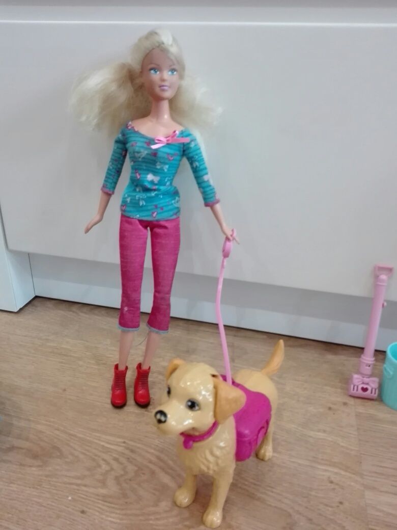 Lalka Barbie z 2 pieskami