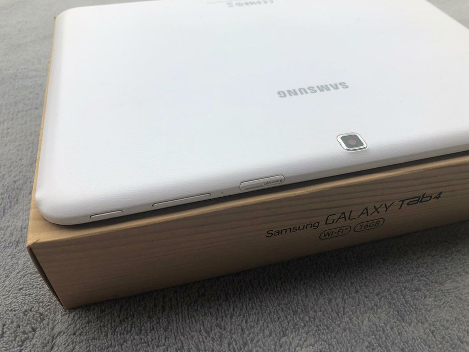 Tablet Samsung SM-T530 Biały