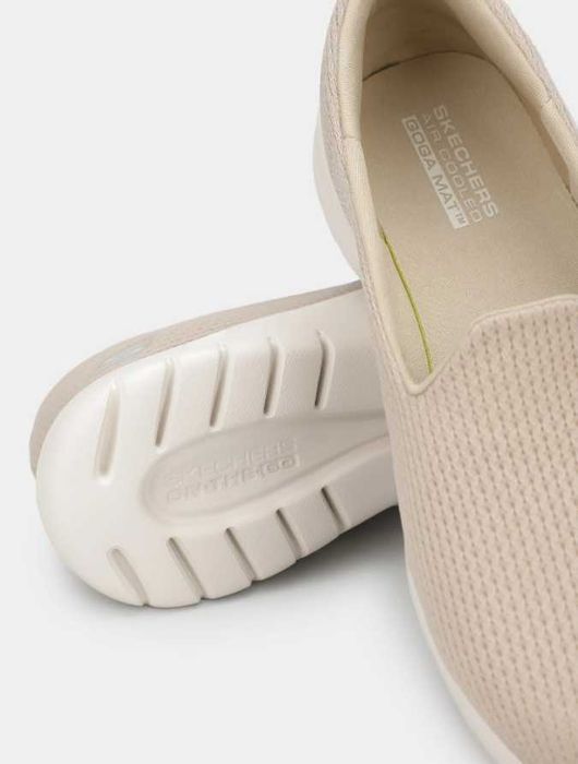 Жіночі сліпони skechers / сліпони бежевого кольору