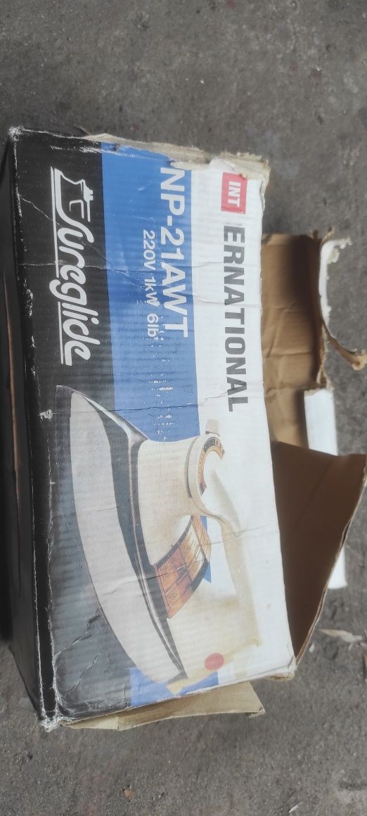Żelazko z PRLu nowe