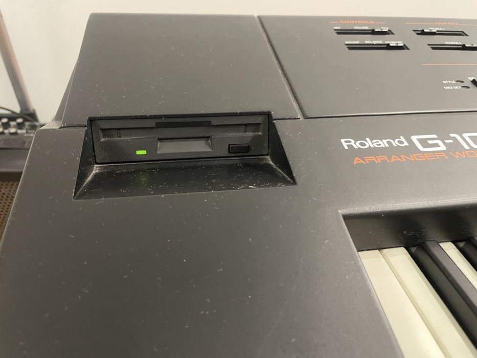 Teclado Roland G 1000 impecavel