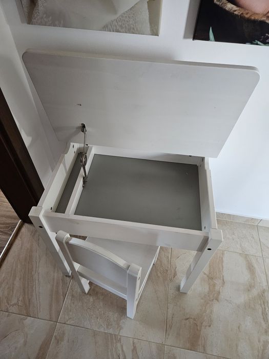 Biurko dla dziecka sundvik ikea białe otwierane i krzesełko
