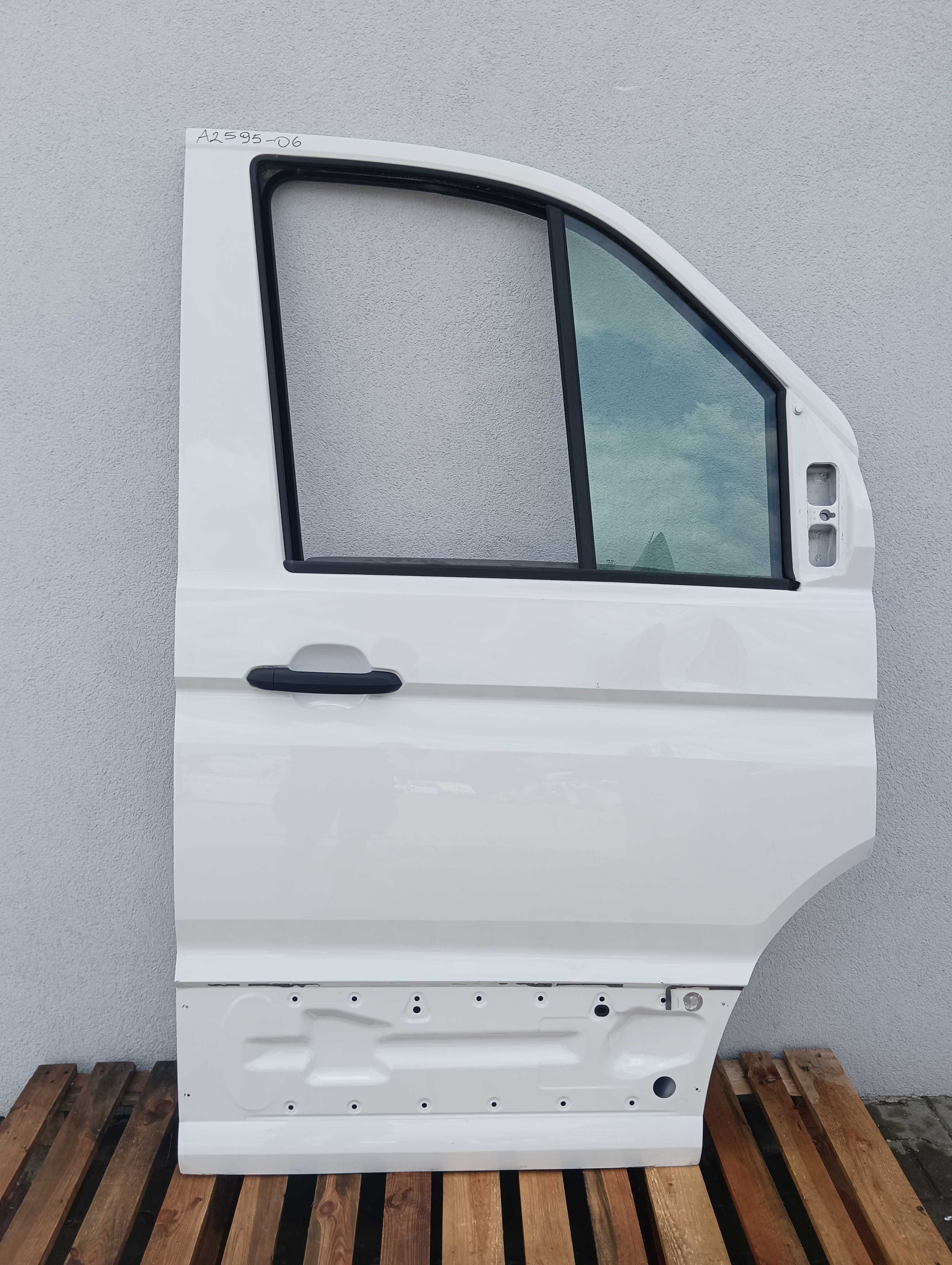 Drzwi Przednie Prawe VW CRAFTER II 2017 MAN TGE białe A2595-06