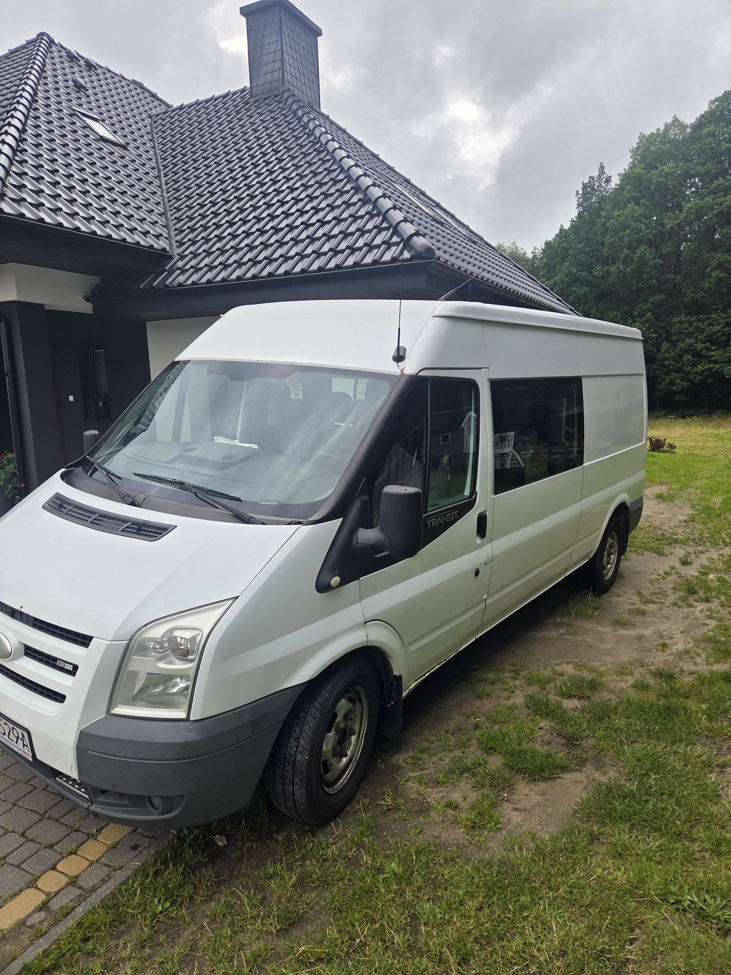 Ford transit L2H2. 2,2 cdti 140 km 2008 rok.Brygadówka 6 osób