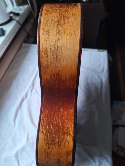 Гитара под восстановление.