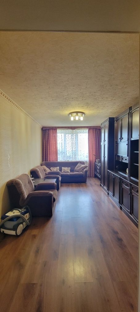 Продаётся уютная 3 комнатная квартира по пр. В.Стуса