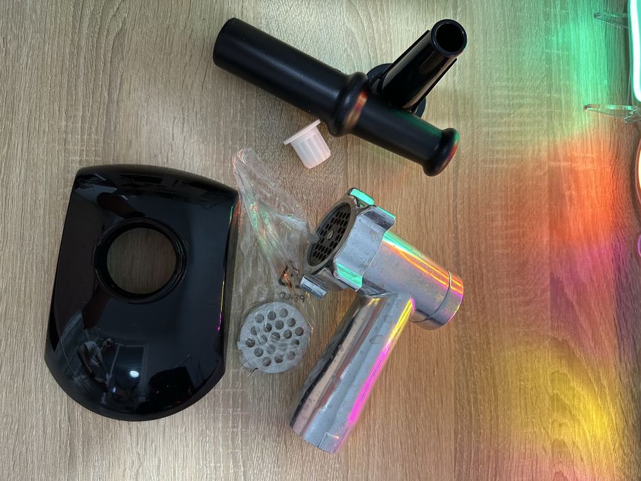 Мясорубка Zelmer ZMM1520B