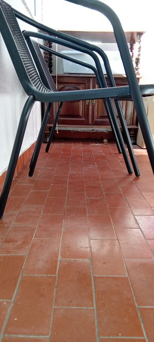 Cj. De cadeiras e mesa jardim exterior