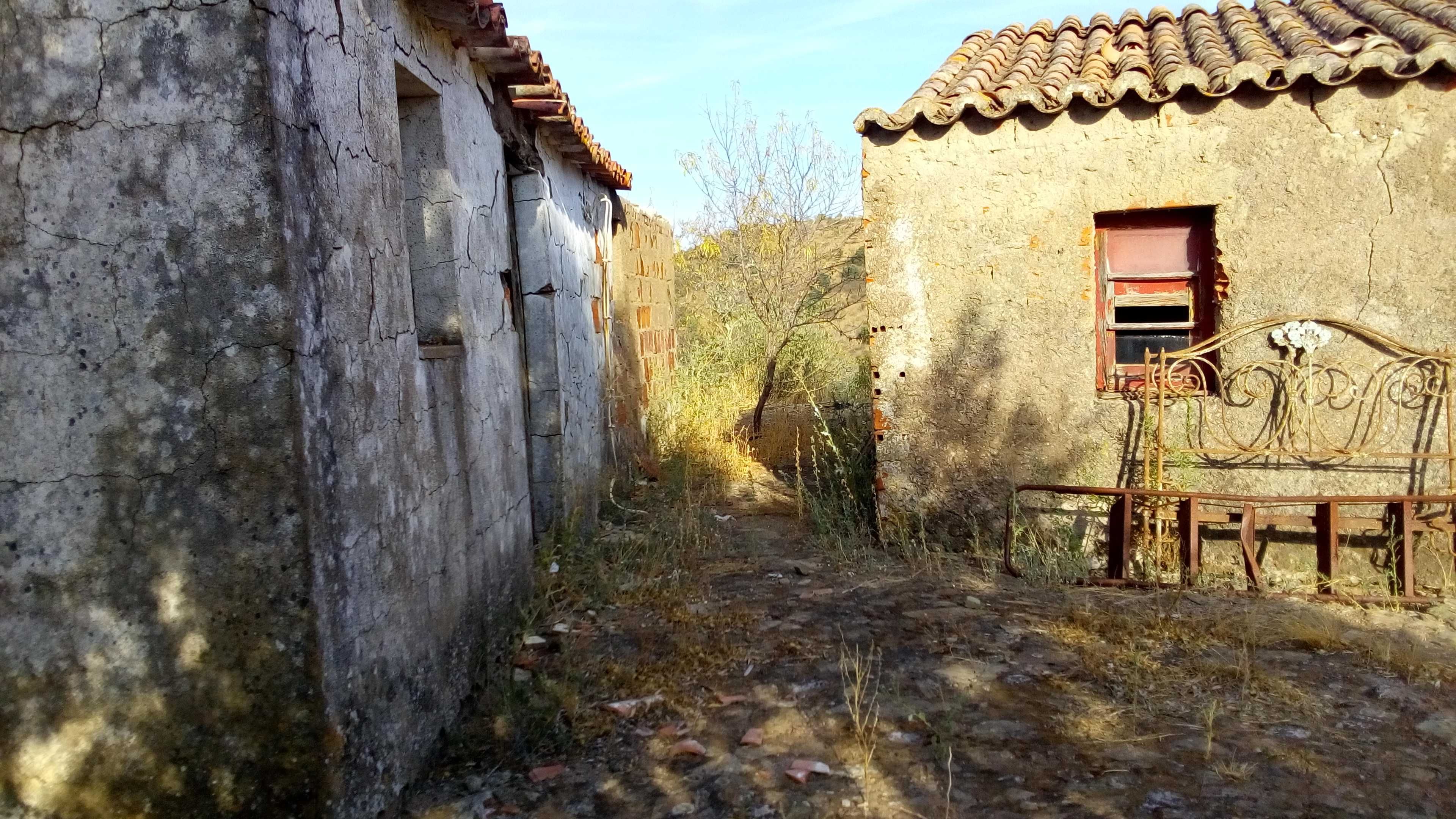 Terreno urbano na serra Algarvia