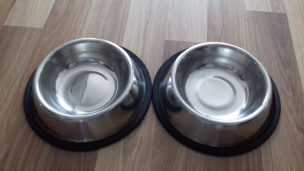 Miski dla psa jak nowe