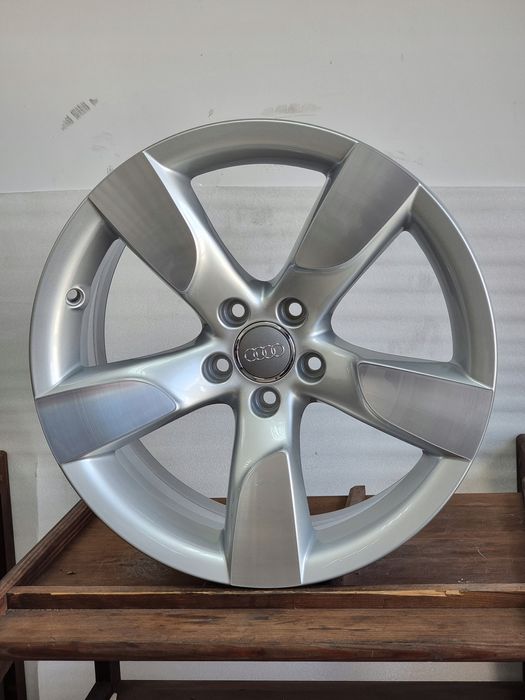Alufelgi Felgi Audi A5 8T A7 A8 D4 D5 19 Cali 8T0071499B Rotor