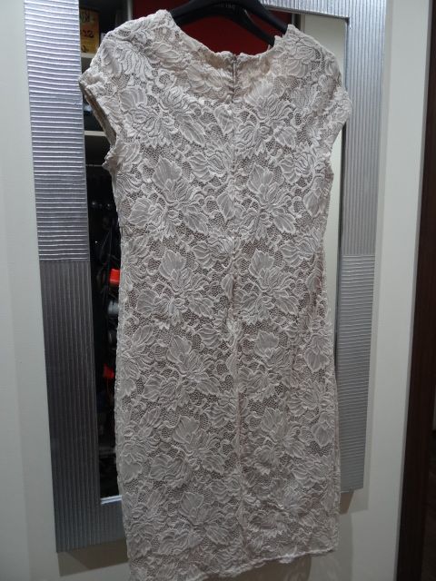 Elegancka sukienka koronkowa