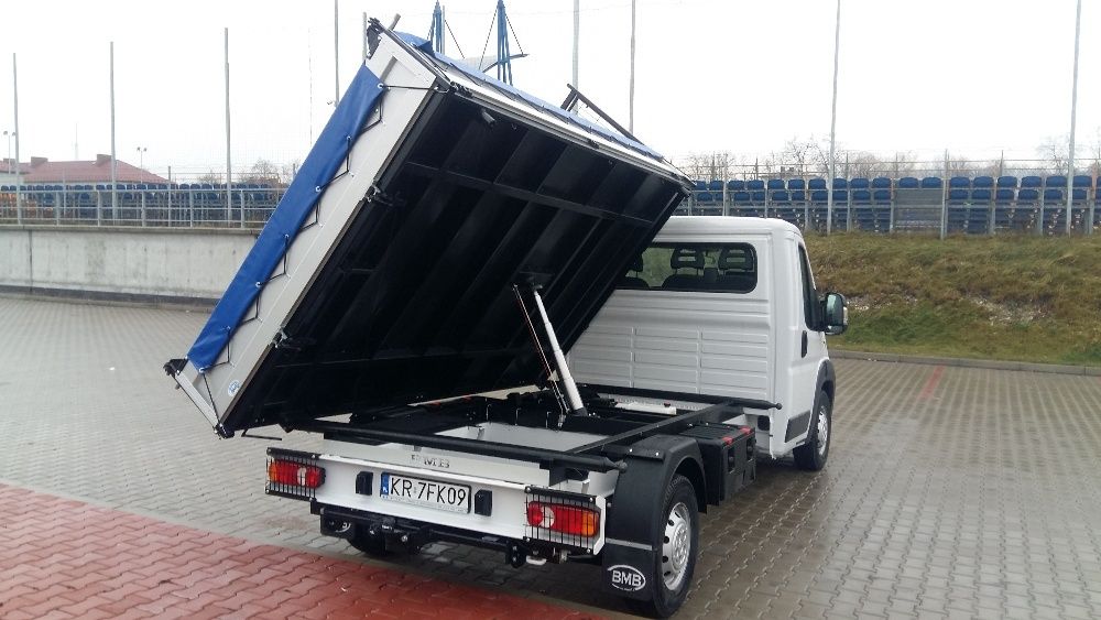 Transport /sprzedaż ziemi piasku kamienia do3t Zabierzów Humus ziemia