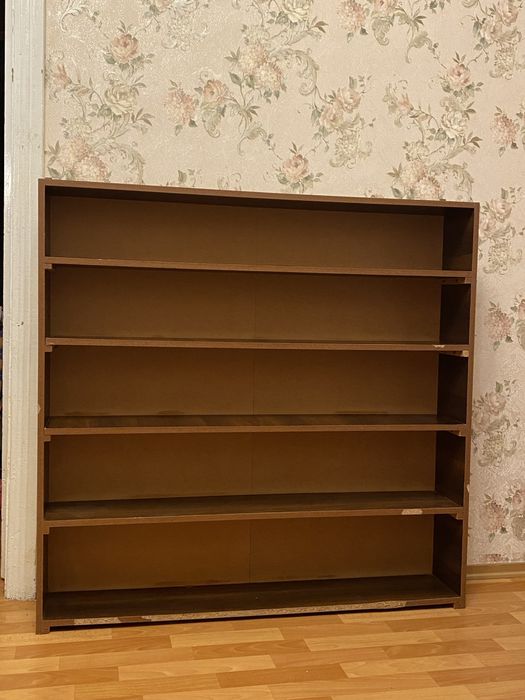 Полка на стіну чи на пол