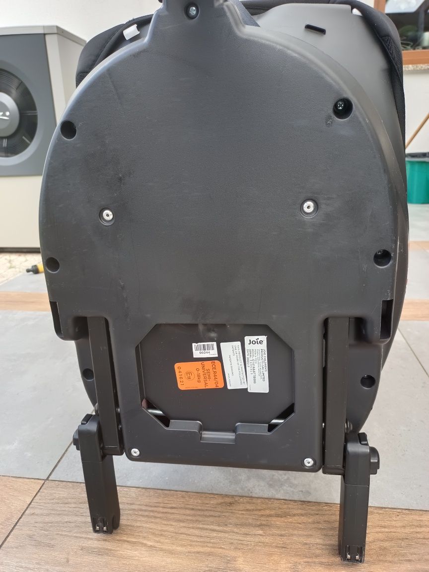 Fotelik obrotowy Joie 0-18 kg z bazą ISOFIX