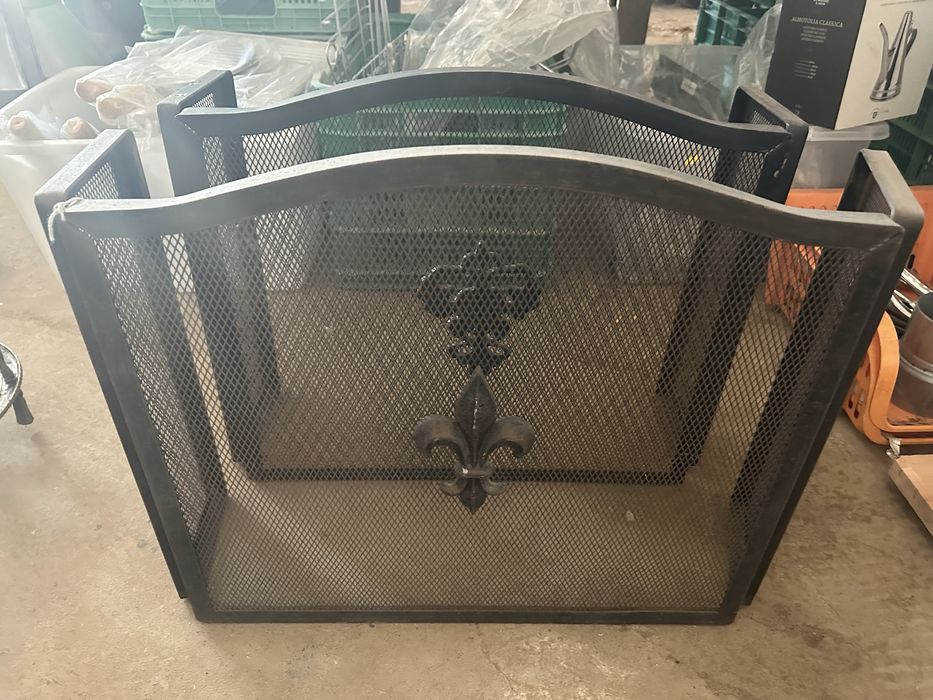 Proteções de lareira e suporte lenha