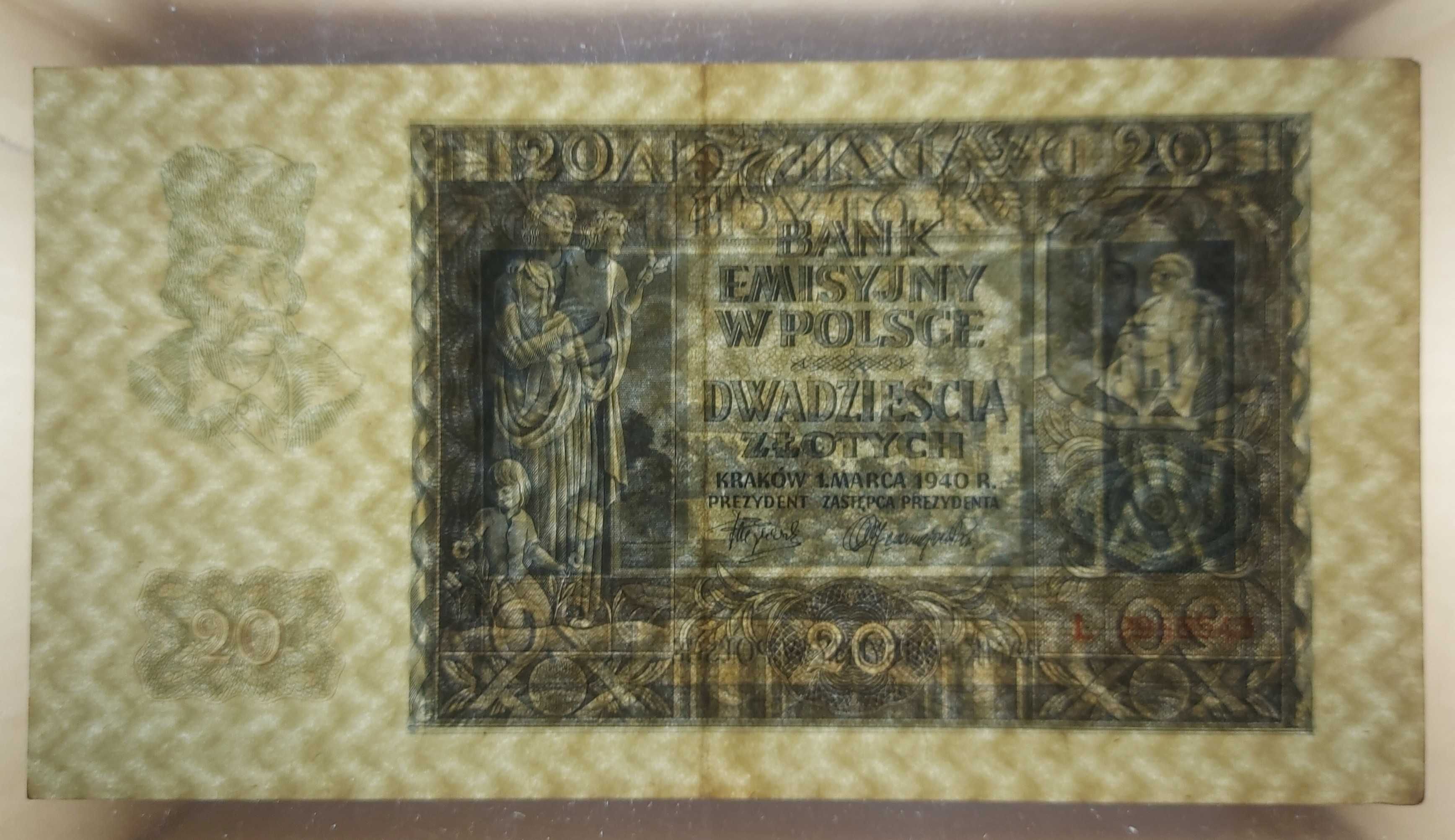 Zestaw banknotów kolekcjonerskich o podobnej szacie graficznej.