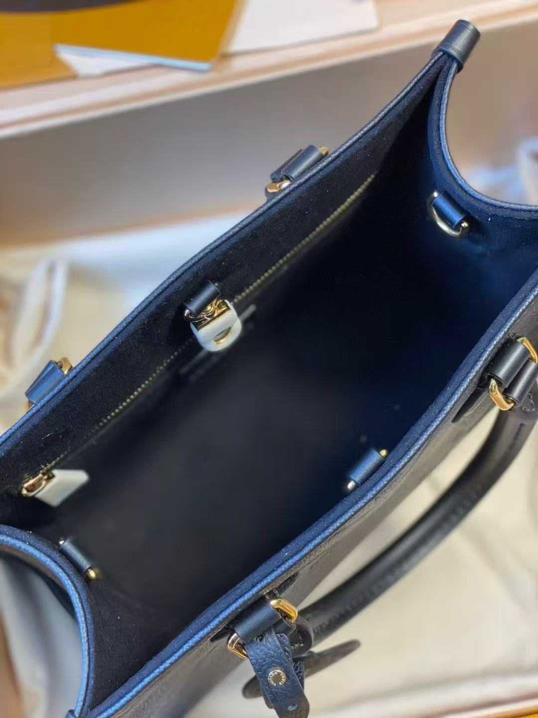 Bolsa de Mão LOUIS VUITTON Onthego com Monograma Clássico