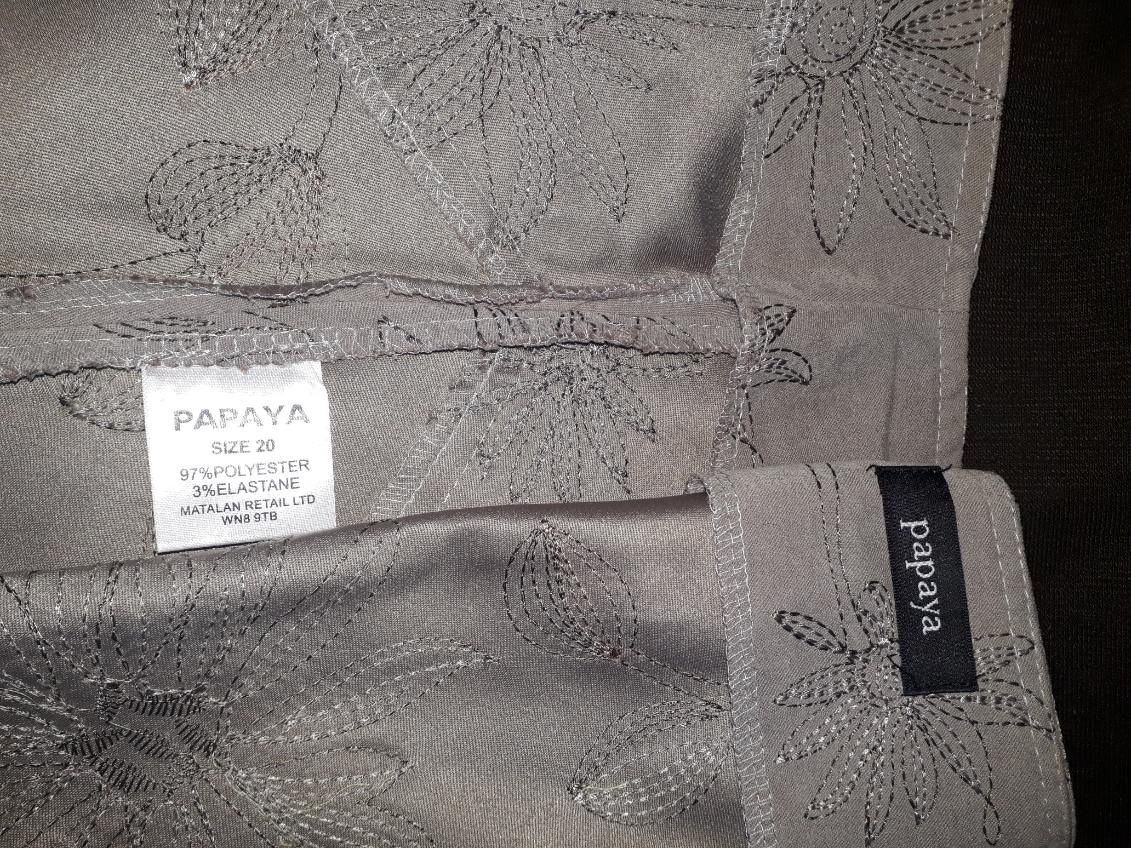 Spódnica długa beżowa z haftem marka Papaya rozmiar 4XL/48/20