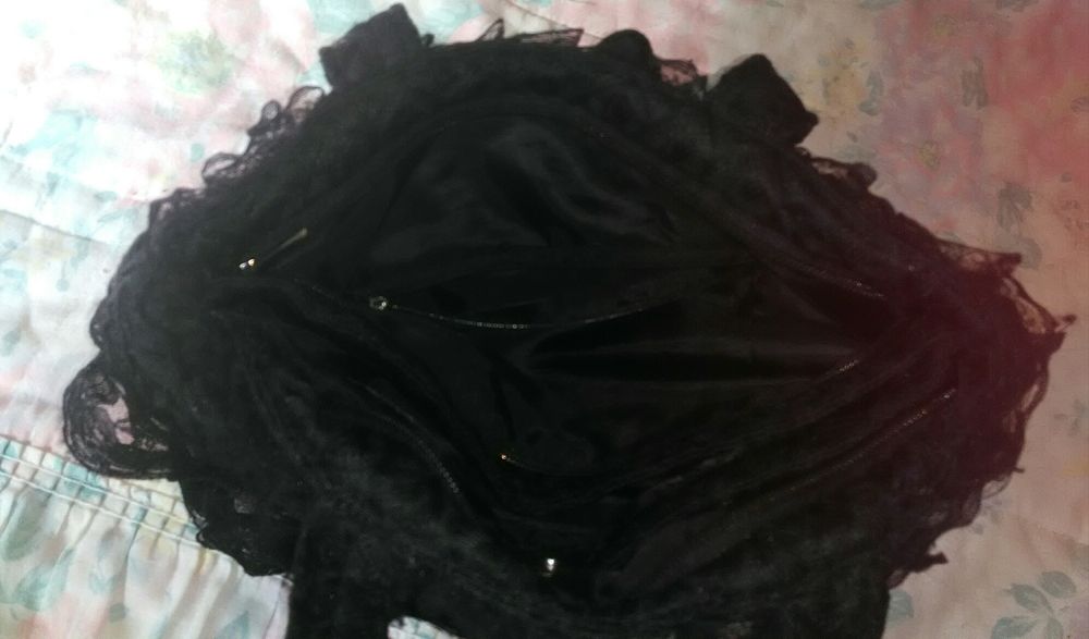 Carteira de senhora, preta, estilo Vitoriano