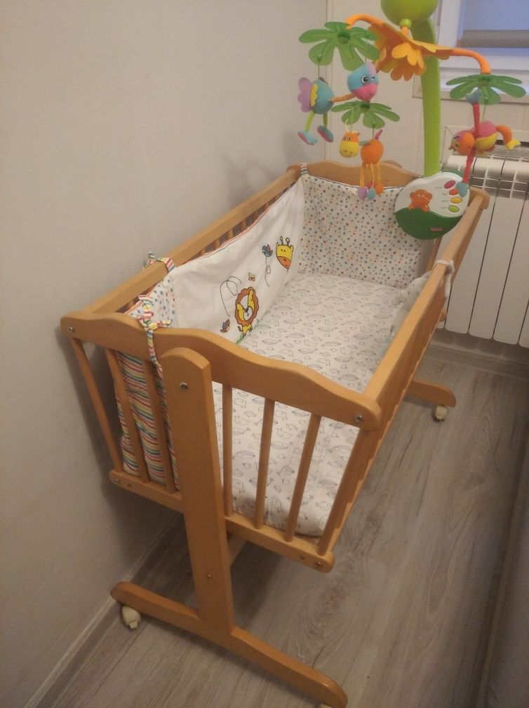 Sprzedam łóżeczko dziecięce w dobrym stanie