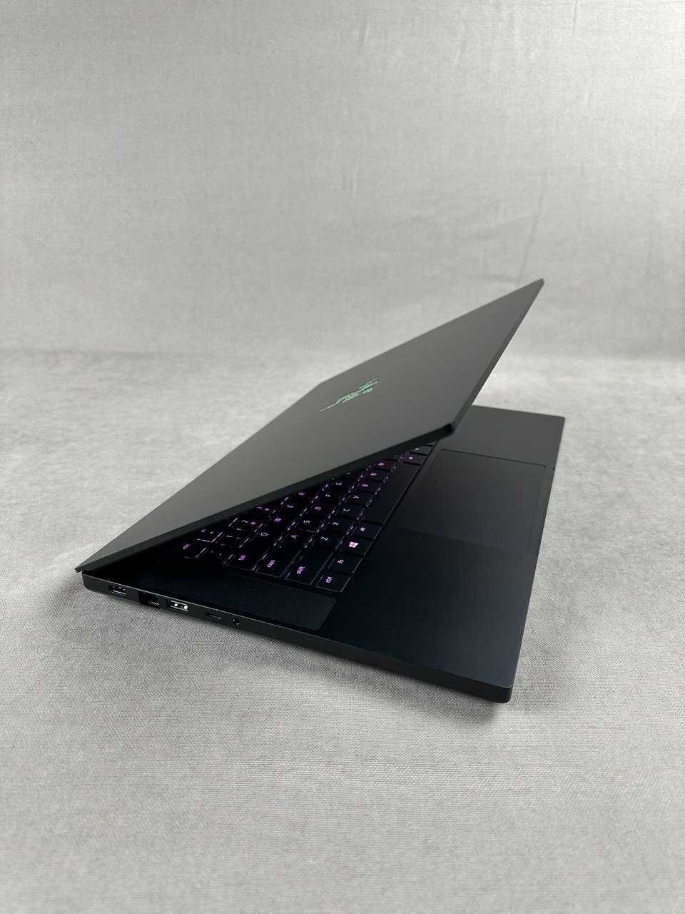 Razer Blade Base 15.6"/2k/i7-10750H/RTX 3070/16RAM/SSD 500/Новий/USA