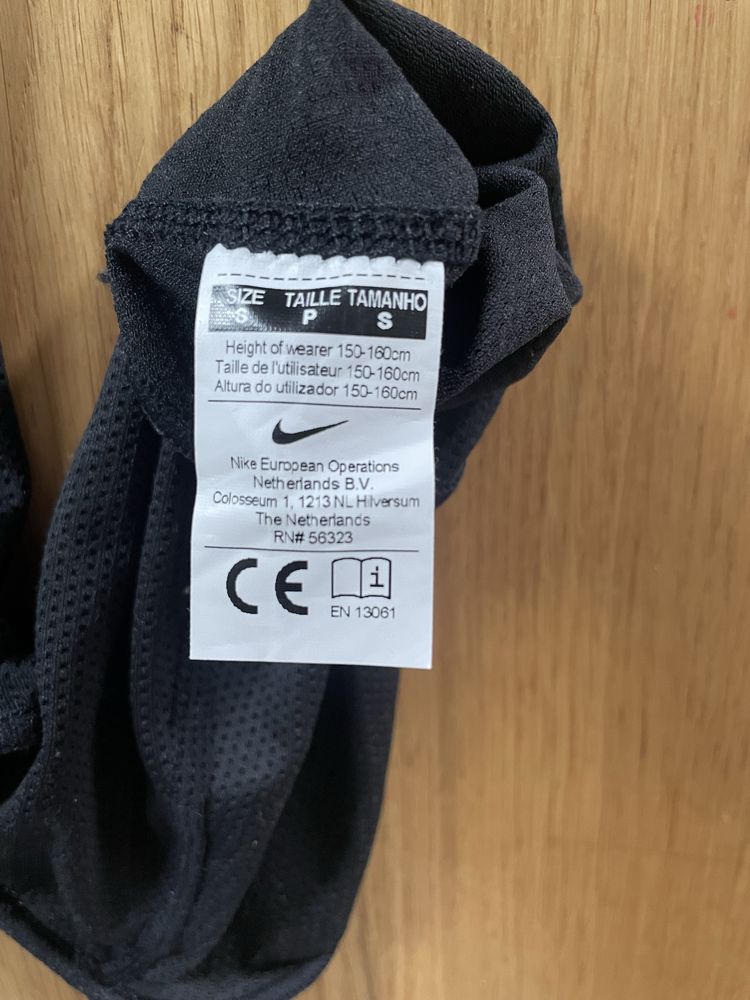 Ochraniacze NIKE rozniar S wzrost 150-160cm piłka nożna