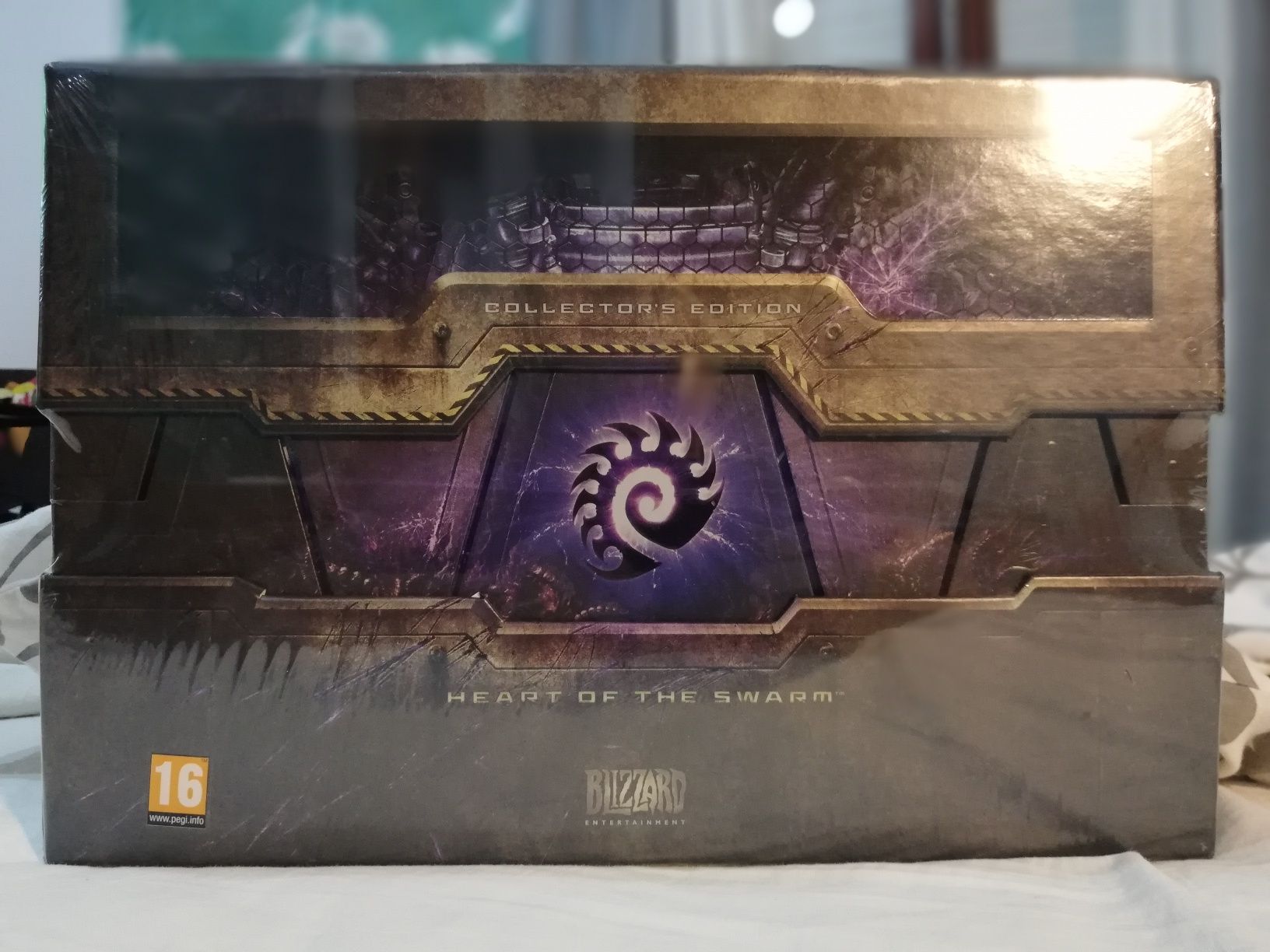 Starcraft II: Heart of the Swarm Collectors Edition (brand new) SELADA