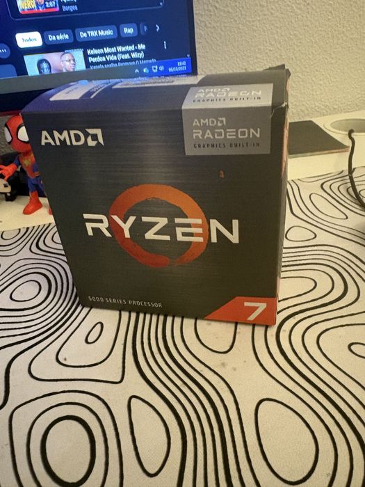 Ryzen 7 5700g com video integrado.