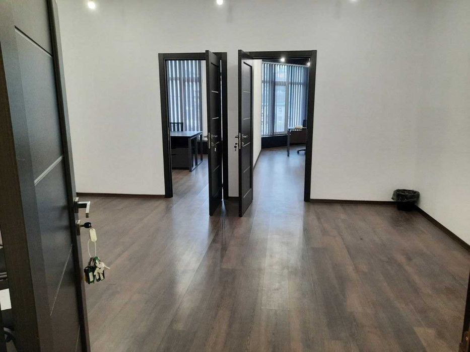 БЕЗ % Офіс 73 м2 в серці Печерська