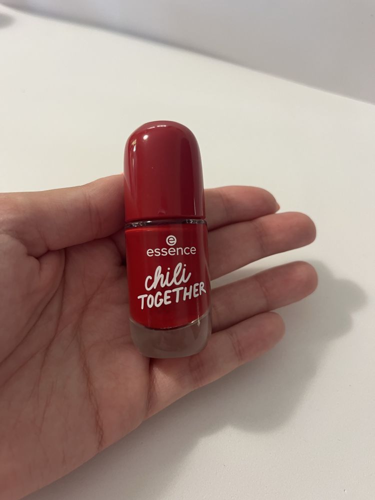 2 Vernizes essence e 1 da catrice