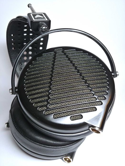 Audeze LCD-24 технічно-музикальні "гібриди" з мембранами LCD-4, $3500