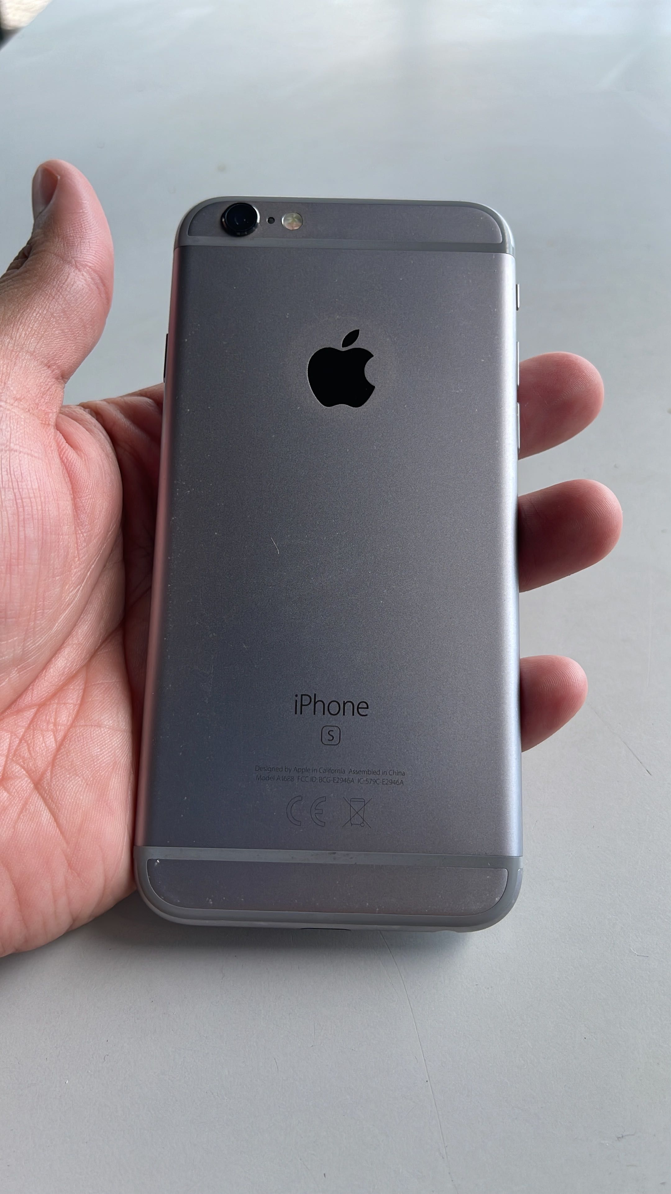 iPhone 6s 64gb muito novo funciona perfeitamente