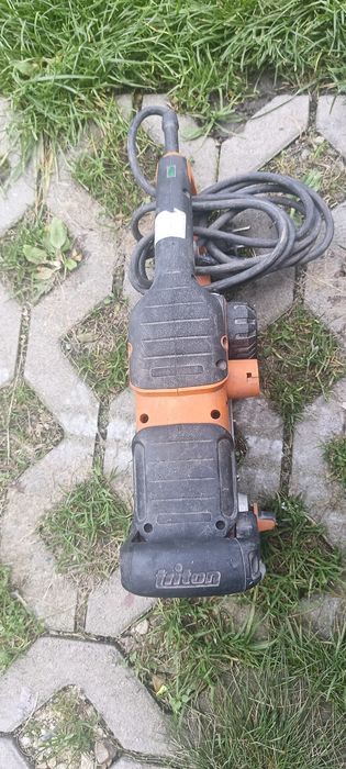 Szlifierka taśmowa 1200W Triton TA1200BS