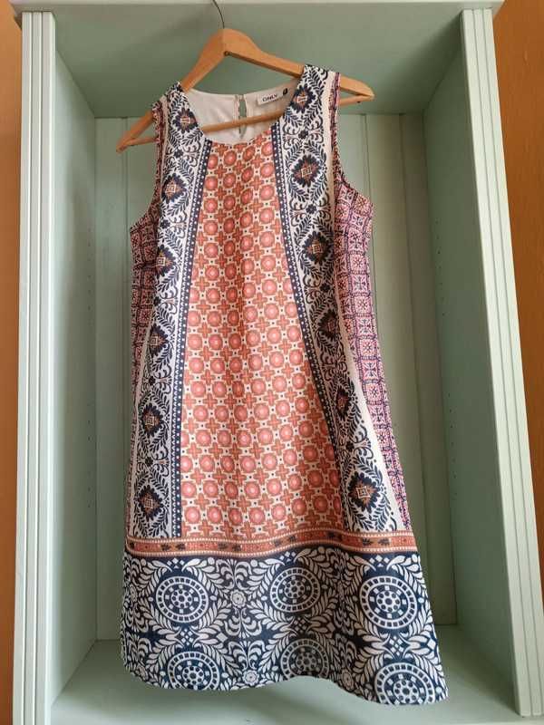 Wzorzysta sukienka only r. 36 / S
