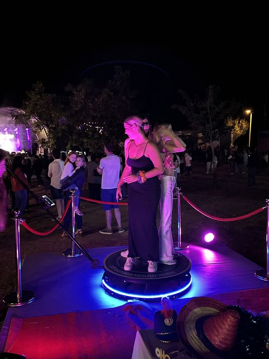 360 photobooth / touro mecânico/ pista gelo/ Carrocel