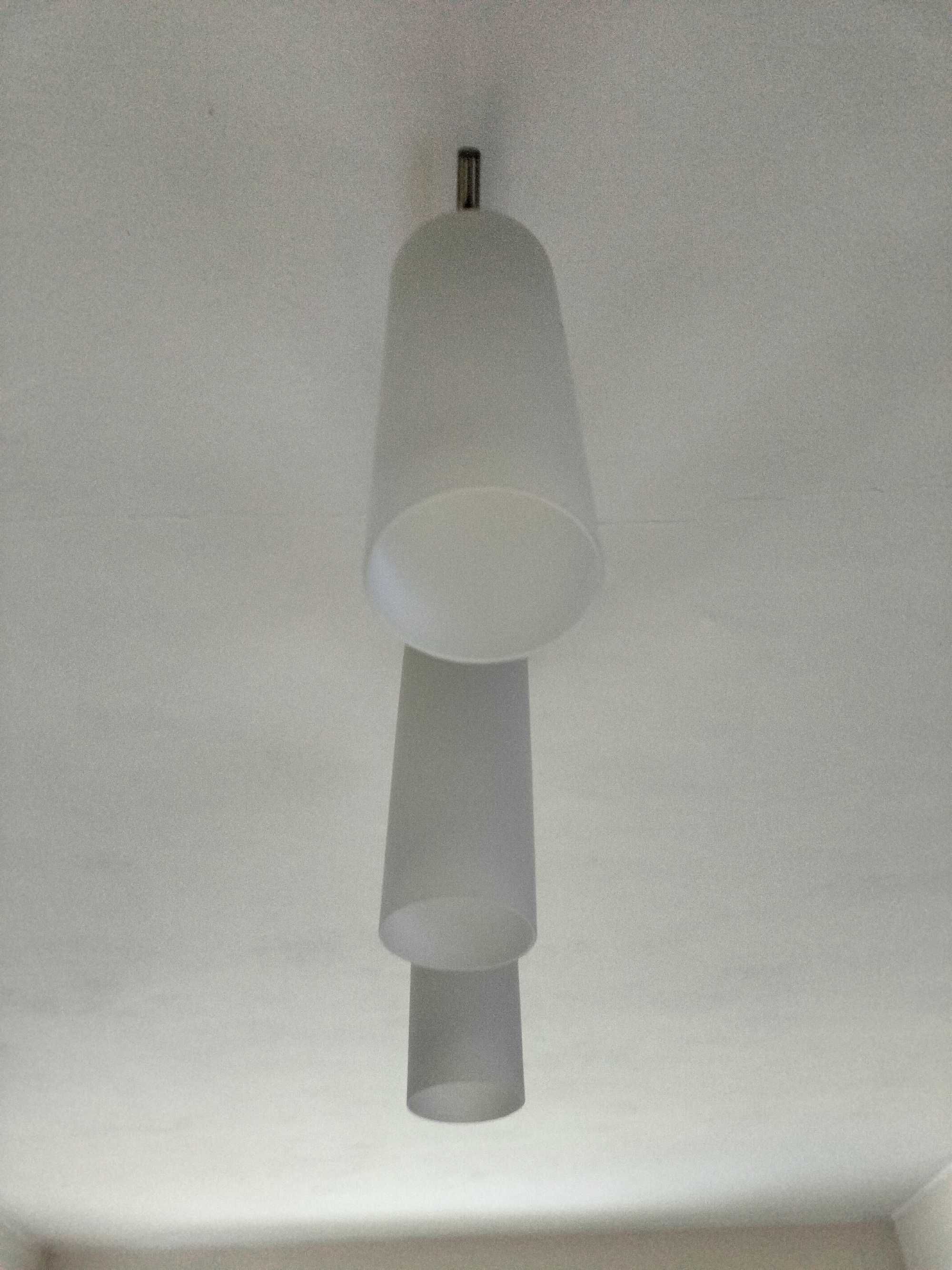 Lampy sufitowe do salonu